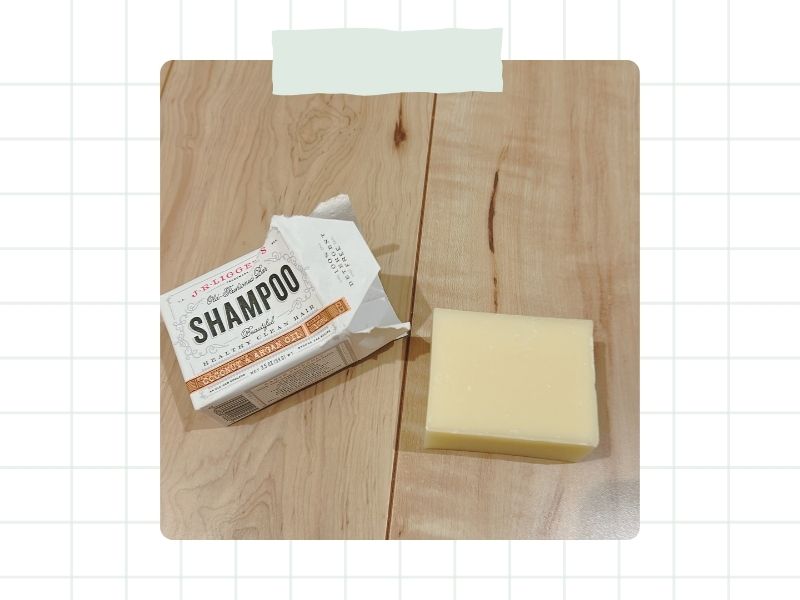 iHerbで買えるJ.R. Liggett’sココナッツ＆アルガン油シャンプーバーの写真。固形シャンプーでボトルいらずのミニマルなお風呂タイムを楽しむ